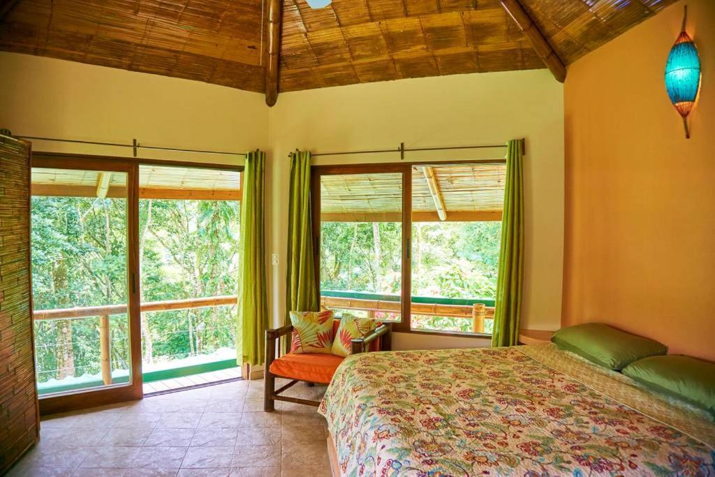 Manoas Bed & Breakfast Uvita Bagian luar foto