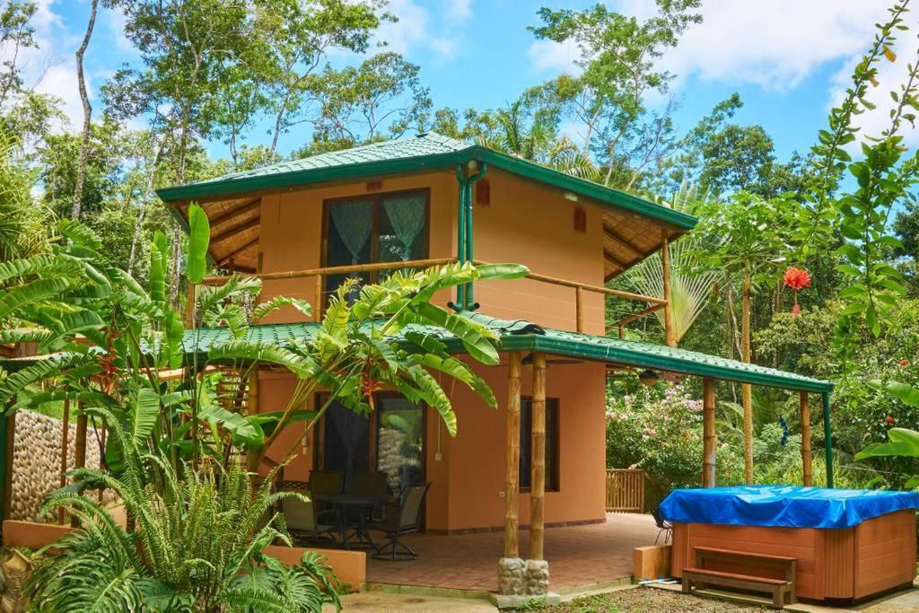 Manoas Bed & Breakfast Uvita Bagian luar foto