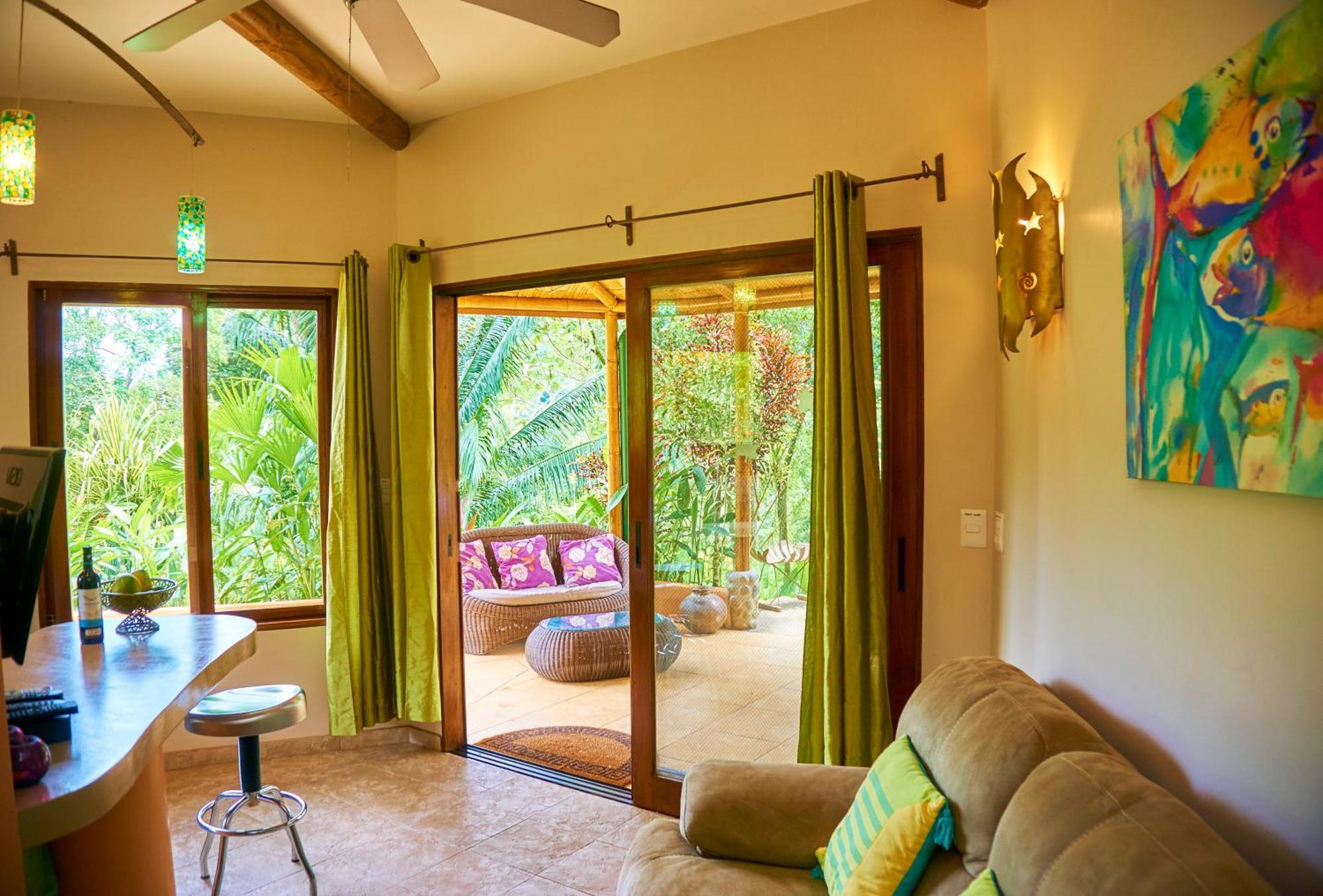 Manoas Bed & Breakfast Uvita Bagian luar foto
